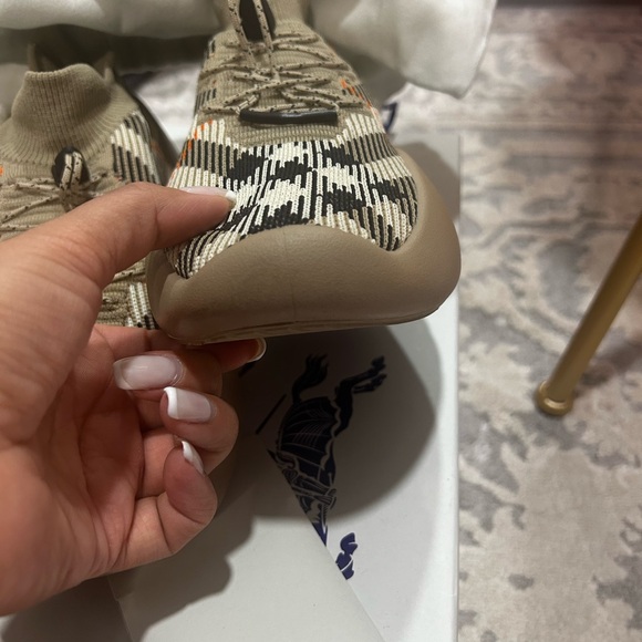 **AUTHENTIC** Burberry Women’s Checkered Beige Sneakers - Picture 5 of 10